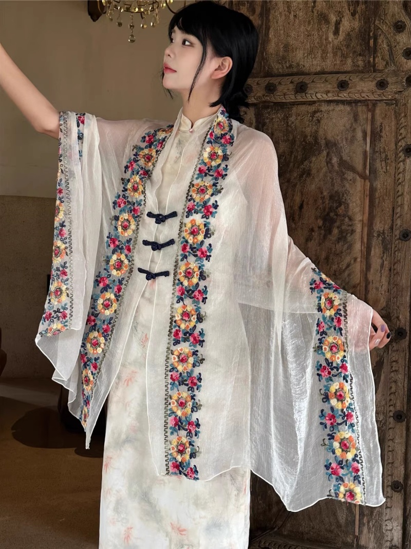 Ethnic Fashion Photography - 2025 Summer New Flower Embroidery Ethnic