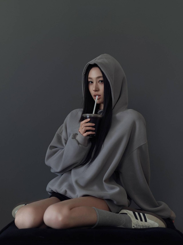 Gray Mood Portrait Theme Photo - Ethnic Fashion Photography review and price