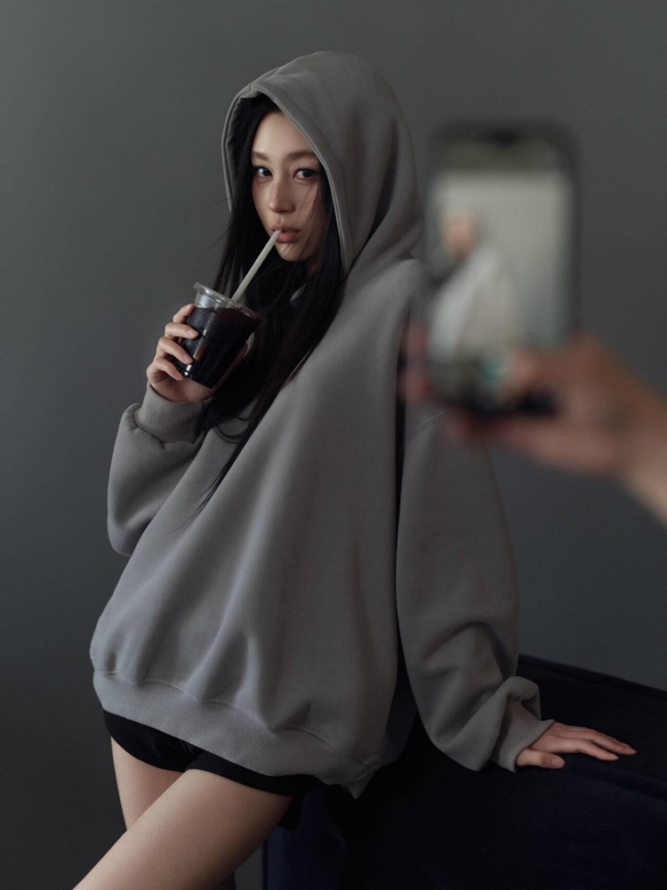 Gray Mood Portrait Theme Photo - Ethnic Fashion Photography review and price