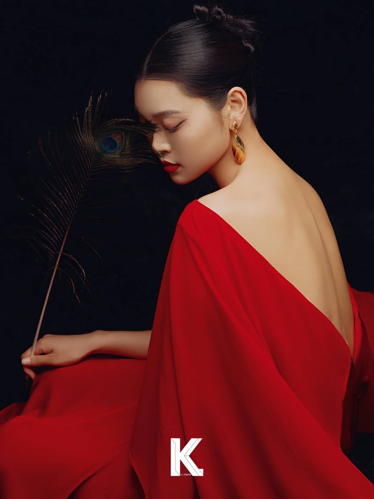 2026 New Fashion High-End Red  - Ethnic Fashion Photography review and price